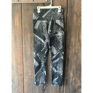 Lululemon leggings size 6